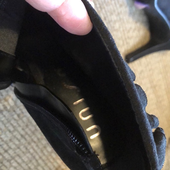 Extremely cool open toed booties size 8 1/2 black - Picture 6 of 8